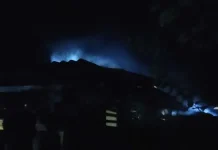 Diduga Korsleting Listrik, Satu Rumah di Wangiwangi Ludes Terbakar Diduga Korsleting Listrik, Satu Rumah di Wangiwangi Ludes Terbakar