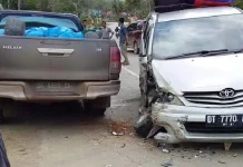 Dua Mobil Hancur Bertabrakan di Konut Dua Mobil Hancur Bertabrakan di Konut