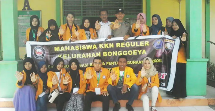 Bhabinkamtibmas & Mahasiswa KKN UHO Sosialisasi Bahaya Narkotika di SMPN 4 Kendari