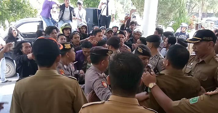 Mahasiswa Unilaki Tuntut Kejelasan Beasiswa "Cerdas Konaweku"