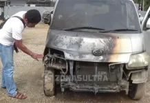 Mobil Ketua Panwaslu Kolaka Dibakar Orang Tak Dikenal Mobil Ketua Panwaslu Kolaka Dibakar Orang Tak Dikenal