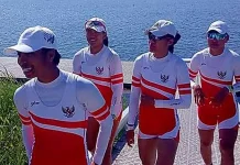 Dua Pendayung Putri Sultra Sumbang Medali Perunggu Asian Games PENDAYUNG SULTRA - Dua pendayung putri Sultra Wa Ode Fitri Rahmanjani (Kedua dari depan) dan Julianti (Ketiga dari depan) berhasil menyumbangkan medali perunggu bagi kontingen Indonesia di asian games ke 18. (Foto : Facebook Wa Ode Fitri Rahmanjani)