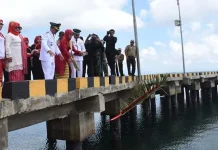 Hormati Jasa Pahlawan, Pemkab Butur Larung Bunga ke Laut Hormati Jasa Pahlawan, Pemkab Butur Larung Bunga ke Laut