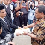 AS Thamrin-Ld Monianse Resmi Ditetapkan Jadi Walikota dan Wakil Wali Kota Baubau AS Thamrin-Ld Monianse Resmi Ditetapkan Jadi Walikota dan Wakil Wali Kota Baubau