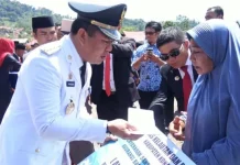 Satu Ahli Waris Nelayan di Konut Terima Santunan Satu Ahli Waris Nelayan di Konut Terima Santunan