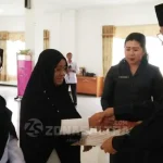 Enam Bulan Dimutasi, 14 Guru Asal Kabaena Dikembalikan Enam Bulan Dimutasi, 14 Guru Asal Kabaena Dikembalikan