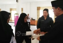 Enam Bulan Dimutasi, 14 Guru Asal Kabaena Dikembalikan Enam Bulan Dimutasi, 14 Guru Asal Kabaena Dikembalikan