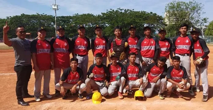 Sempat Kalah dari SMAN 13 Bone, Tim Softball Putra Lakidende Berhasil Revans