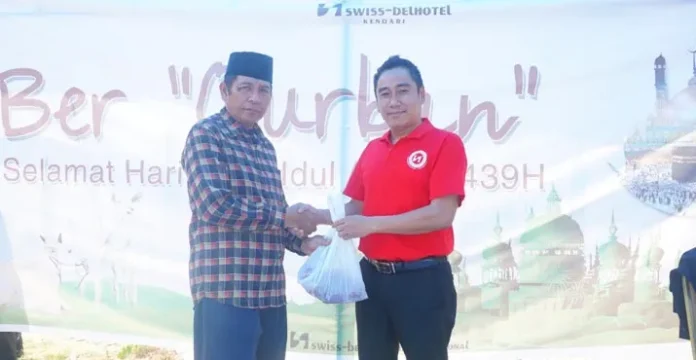 Swiss Belhotel Kendari Bagikan Daging Qurban