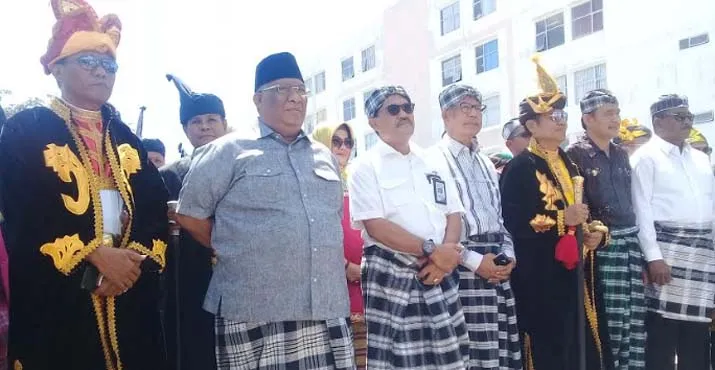 Pentas Kolosal di Bukit Takawa Memukau Indonesia