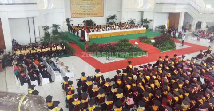 Wisuda 838 Wisudawan, Ini Pesan Rektor UHO