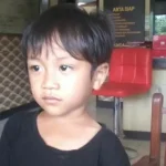 Ditemukan Menangis, Anak Ini Dibawa ke Polsek Poasia Ditemukan Menangis, Anak Ini Dibawa ke Polsek Poasia