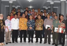 Tim Monev KPK Prihatin Kondisi Jalan di Butur Tim Monev KPK Prihatin Kondisi Jalan di Butur