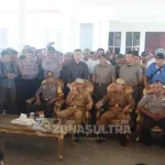 Rombak Kabinetnya, Ratusan Warga Demo Bupati Konsel Rombak Kabinetnya, Ratusan Warga Demo Bupati Konsel