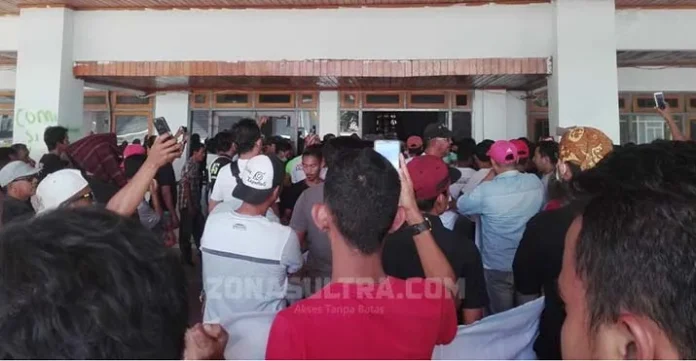 demo_grab_dprd Protes Insentif, Pengemudi Grab Demo di DPRD Sultra