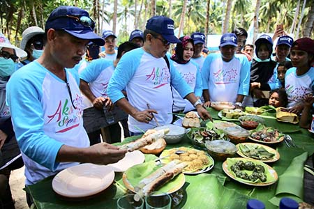 Dispar Sultra Bersama Kemenpar Gelar Aksi Sapta Pesona di Desa Wisata Namu