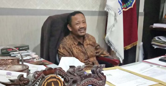 Rektor Universitas Sembilanbelas November (USN) Kolaka, Azhari