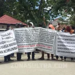 Soal Eksekusi Lahan 25 Hektar di Korumba, Warga Datangi PN Kendari Soal Eksekusi Lahan 25 Hektar di Korumba, Warga Datangi PN Kendari