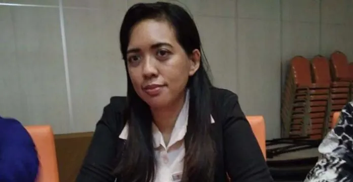 Sales Executive Fortune Front One Hotel Kendari Herlina