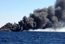 Kapal Muat Semen Terbakar di Perairan Busel, 1 Orang Tewas dan 4 Hilang Ilustrasi kapal terbakar