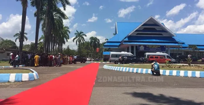 Karpet Merah untuk Ali Mazi di Bandara HO