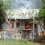 Ditinggal Pemiliknya, Satu Rumah di Mubar Terbakar Ditinggal Pemiliknya, Satu Rumah di Mubar Terbakar