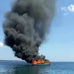 Kapal Pengangkut BBM Terbakar di Dermaga Sulaa Baubau Kapal Pengangkut BBM Terbakar di Dermaga Sulaa Baubau