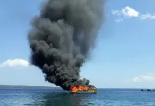 Kapal Pengangkut BBM Terbakar di Dermaga Sulaa Baubau Kapal Pengangkut BBM Terbakar di Dermaga Sulaa Baubau