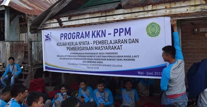 Peserta KKN UMK Kembangkan UMKM Bagi Petani Rumput Laut di Konsel