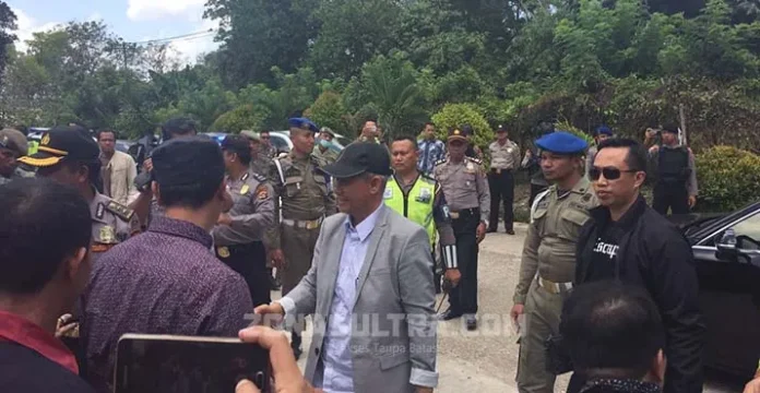 Wagub Lukman Disambut Sejumlah Tokoh dan Puluhan Warga