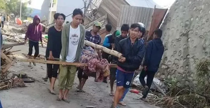 Gempa Palu, Mayat Berserakan di Jalan dan Halaman