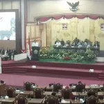 Enam Kepala Daerah Plus Hugua Hadir di Paripurna Perdana AMAN Enam Kepala Daerah Plus Hugua Hadir di Paripurna Perdana AMAN