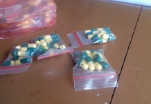 Jemput Paket Diduga Pil PCC, Dua Pemuda di Muna Diamankan Jemput Paket Diduga Pil PCC, Dua Pemuda di Muna Diamankan