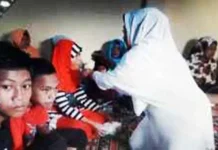 10 Muharram dan Tradisi Pekandeana Ana-ana Maelu di Baubau Tradisi Pekandeana Ana-ana Maelu