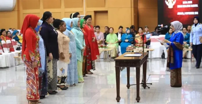 pelantikan Agista Ali Mazi Resmi Jadi Ketua Dekranasda dan TP PKK Sultra