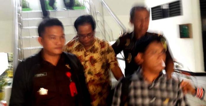 Kejari Kendari Tahan Pejabat Kementrian Koperasi