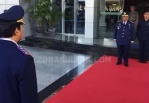 Perdana Berkantor, Ali Mazi Langsung Pimpin Upacara Harhubnas Perdana Berkantor, Ali Mazi Langsung Pimpin Upacara Harhubnas