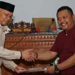 DPRD Bombana Tetapkan KUA PPA 2018, Target Belanja Daerah Naik 3,60 Persen Rapat Pembahadan KUA PPAS antara DORD dan TPAD bersama jajaran OPD di aula rapat komisi DPRD, Kamis (20/92018).