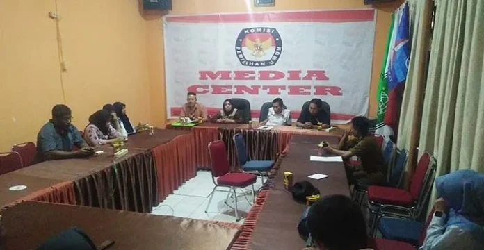 Makan Gaji 'Buta', Dua Anggota Sekretariat PPS Kolut Dipecat