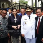 Hanya Bupati Mubar yang Terlihat di Pelantikan AMAN Hanya Bupati Mubar yang Terlihat di Pelantikan AMAN