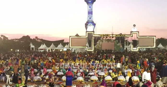 Ribuan Orang Hadiri Pakande-Kandea, Acara Penyambutan Ali Mazi-Lukman