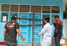 Surat Usulan PAW Ditolak, La Ode Koso Segel Ruang Kerja Sekwan Mubar Surat Usulan PAW Ditolak, La Ode Koso Segel Ruang Kerja Sekwan Mubar