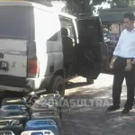 Polda Sultra Tangkap Pengangkut Solar Pakai Mobil Tangki Modivikasi Polda Sultra Tangkap Pengangkut Solar Pakai Mobil Tangki Modivikasi