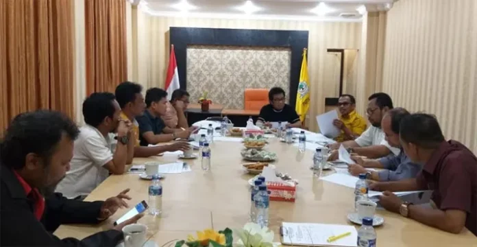 Tim Jokowi di Sultra Terbentuk, Ridwan Bae Ketua dan Hugua Sekretaris