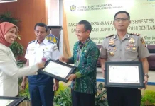 Kelola Anggaran dengan Baik, Distanak Sultra Terima Treasury Award Kelola Anggaran dengan Baik, Distanak Sultra Terima Treasury Award