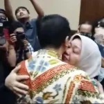 Pasca Divonis Penjara, Begini Momen Haru Asrun dan ADP Disambut Istri Pasca Divonis Penjara, Begini Momen Haru Asrun dan ADP Disambut Istri