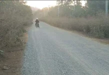 Warga Pulau Kabaena Keluhkan Jalan Berlubang dan Berdebu Warga Pulau Kabaena Keluhkan Jalan Berlubang dan Berdebu