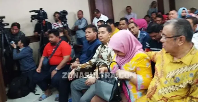 dilarang_politik Tuntutan KPK, ADP dan Asrun Dilarang Berpolitik Selama Tiga Tahun