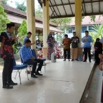 Mahasiswa UHO Gelar Doa Bersama untuk Korban Gempa Sulteng Mahasiswa UHO Gelar Doa Bersama untuk Korban Gempa Sulteng