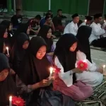 Siswa MAN IC Kendari Gelar Doa Bersama untuk Korban Lion Air Siswa MAN IC Kendari Gelar Doa Bersama untuk Korban Lion Air